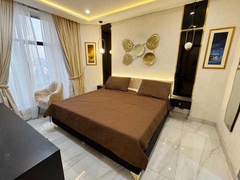 Fully Furnished 1-Bedroom Apartment in Bahria Town Lahore