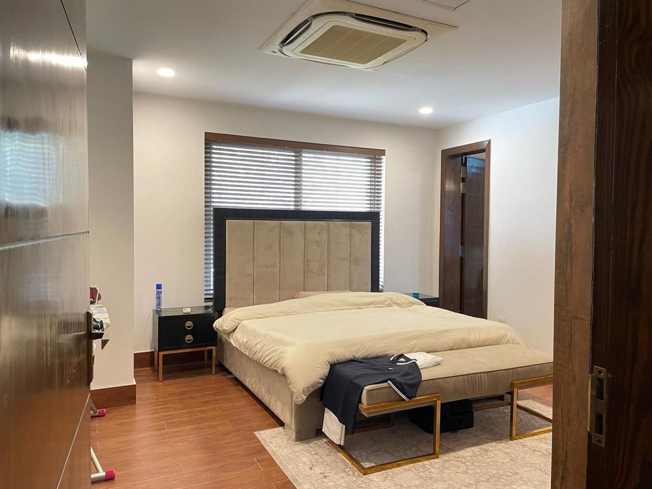 Ready to Move FURNISHED Apartment in Gulberg Prime Area Lahore – photo 5