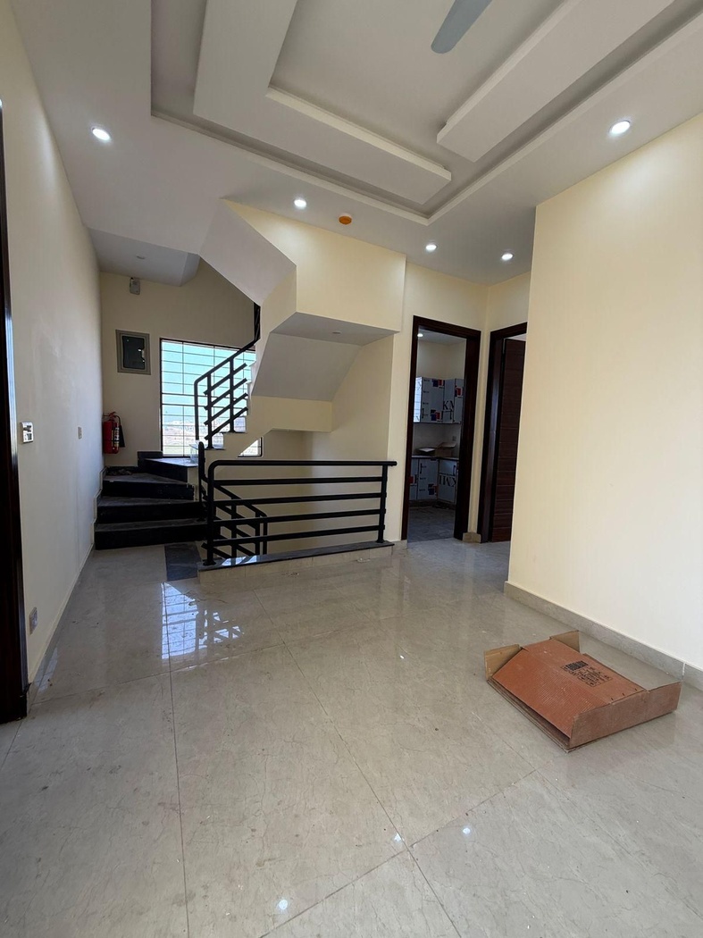 5 Marla Newly Built House – photo 1