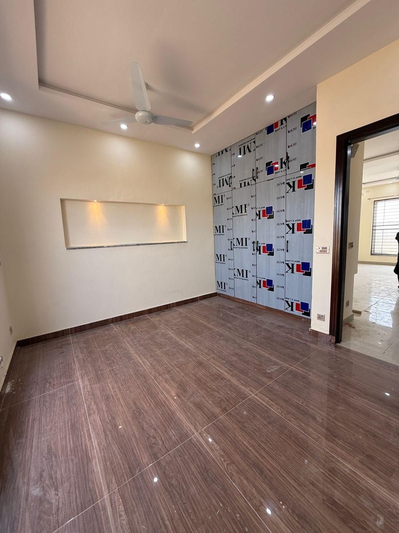 5 Marla Newly Built House – photo 6